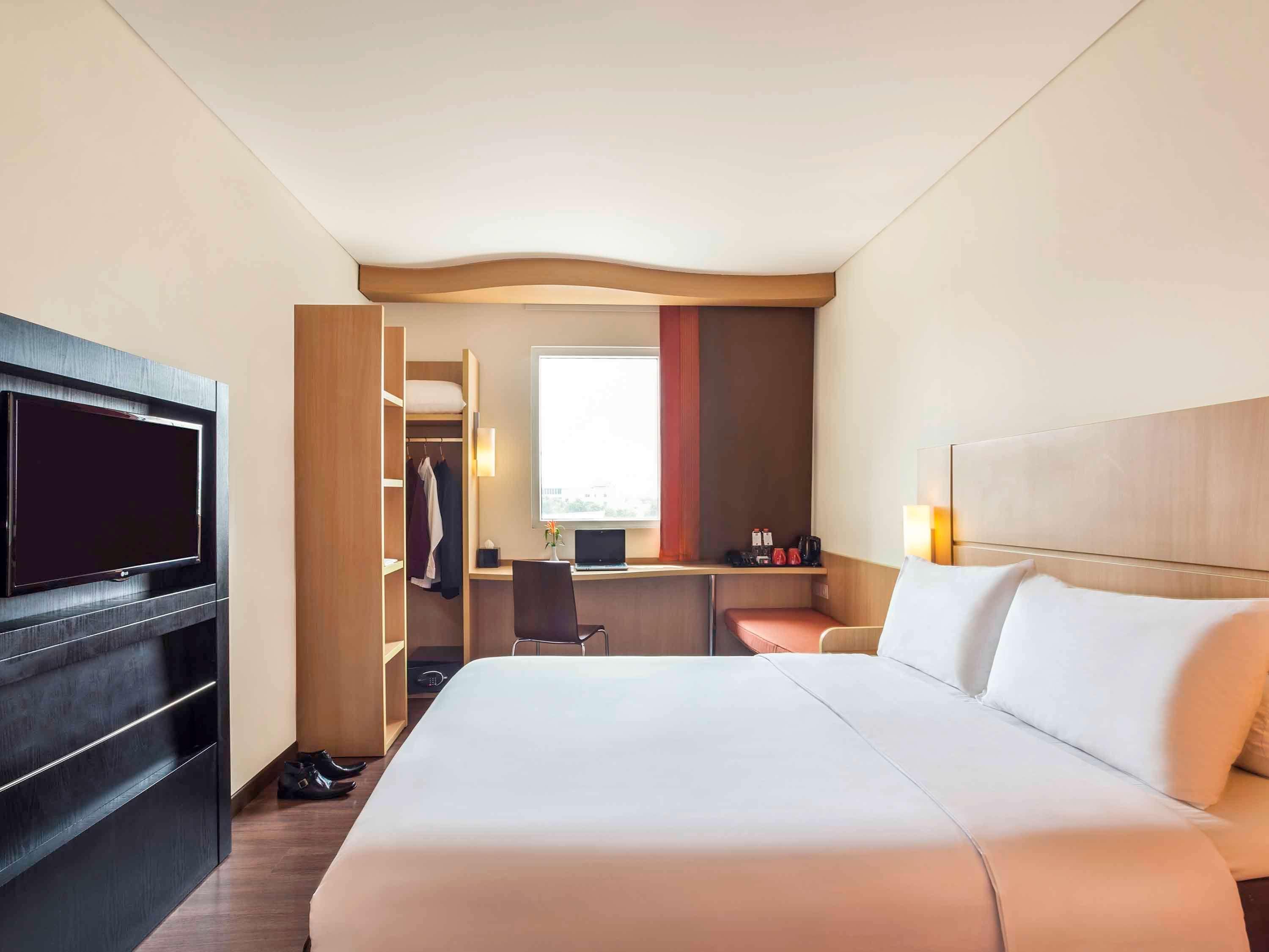 Ibis Surabaya City Center Экстерьер фото