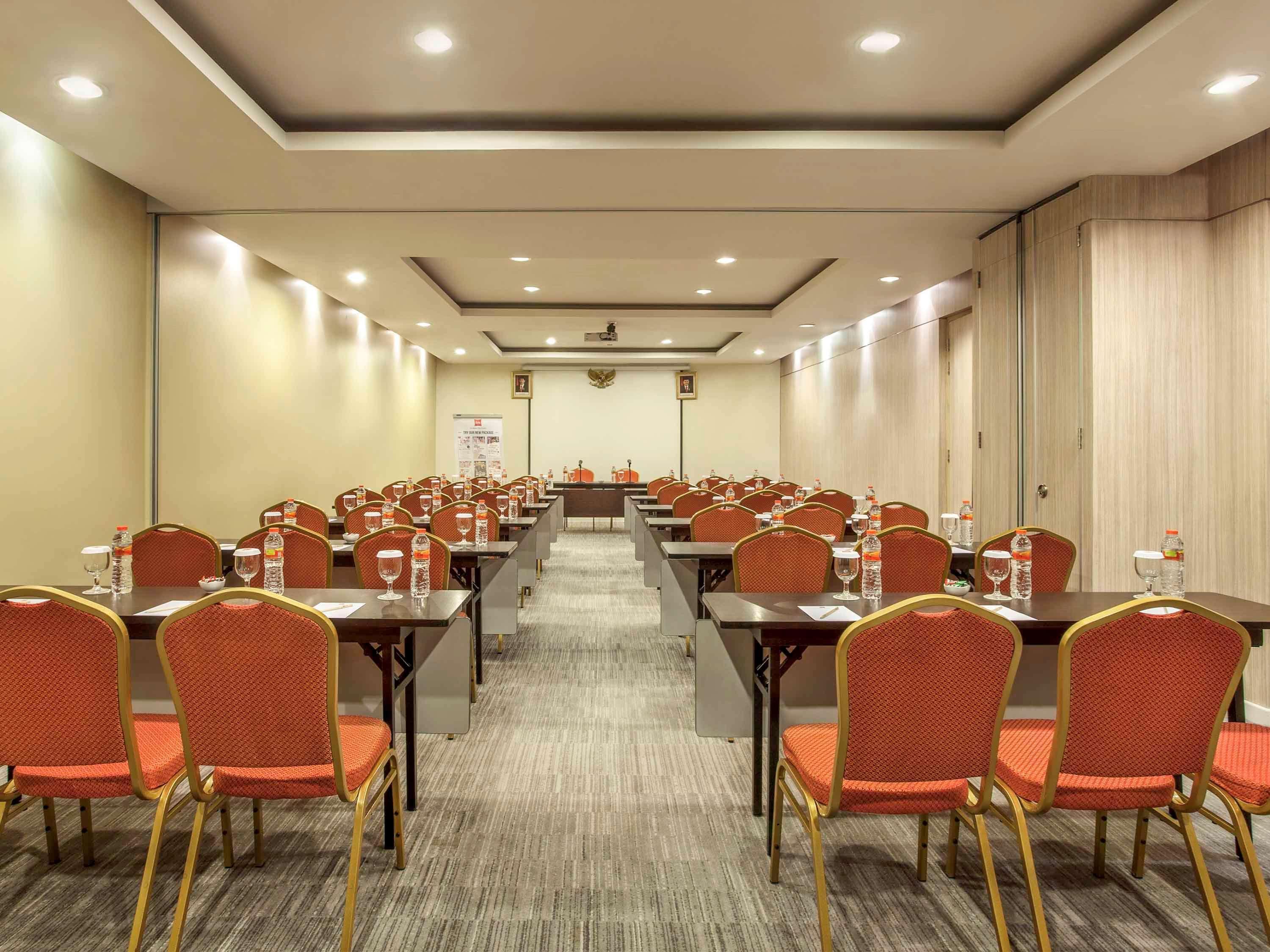 Ibis Surabaya City Center Экстерьер фото