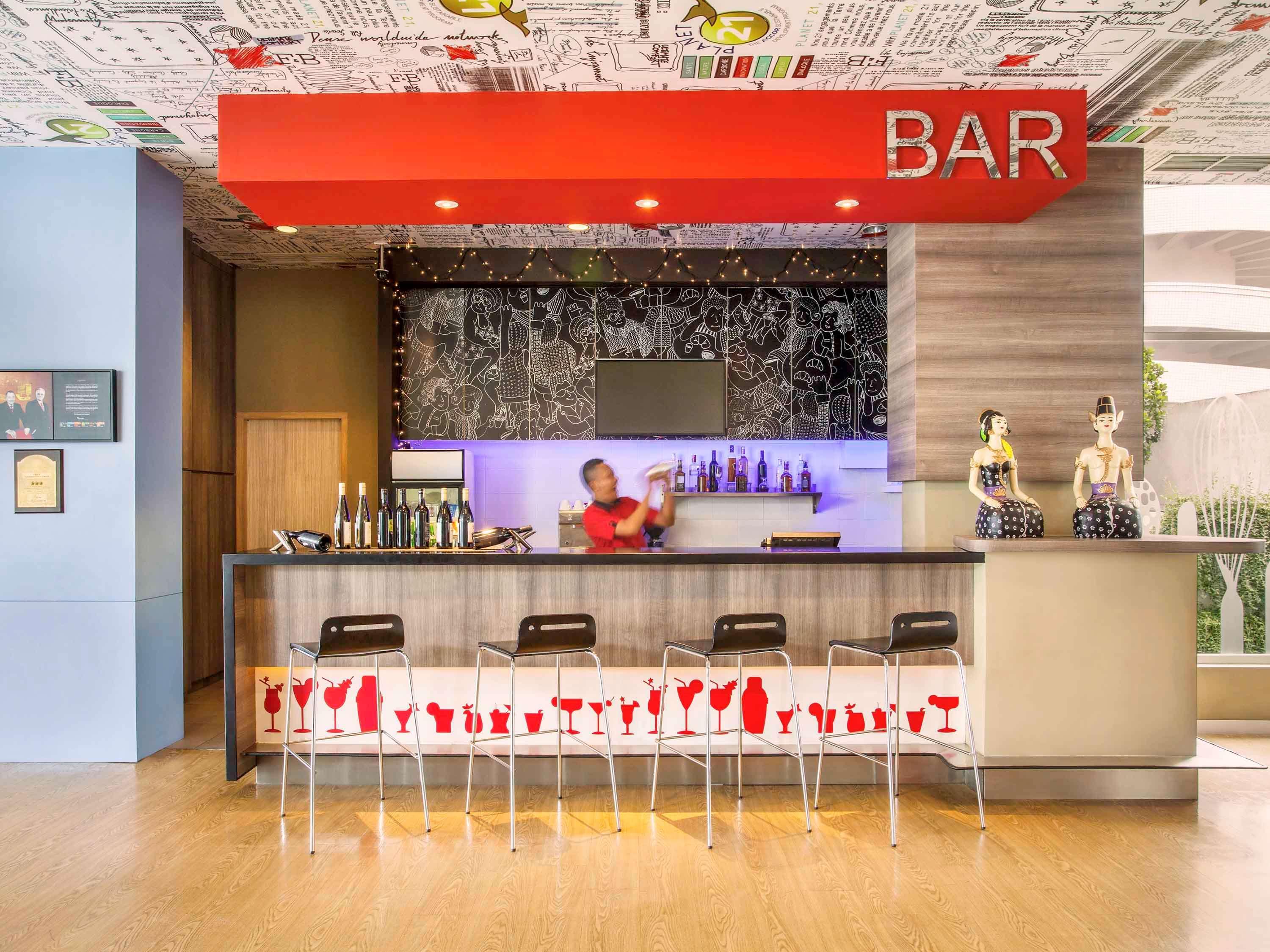 Ibis Surabaya City Center Экстерьер фото