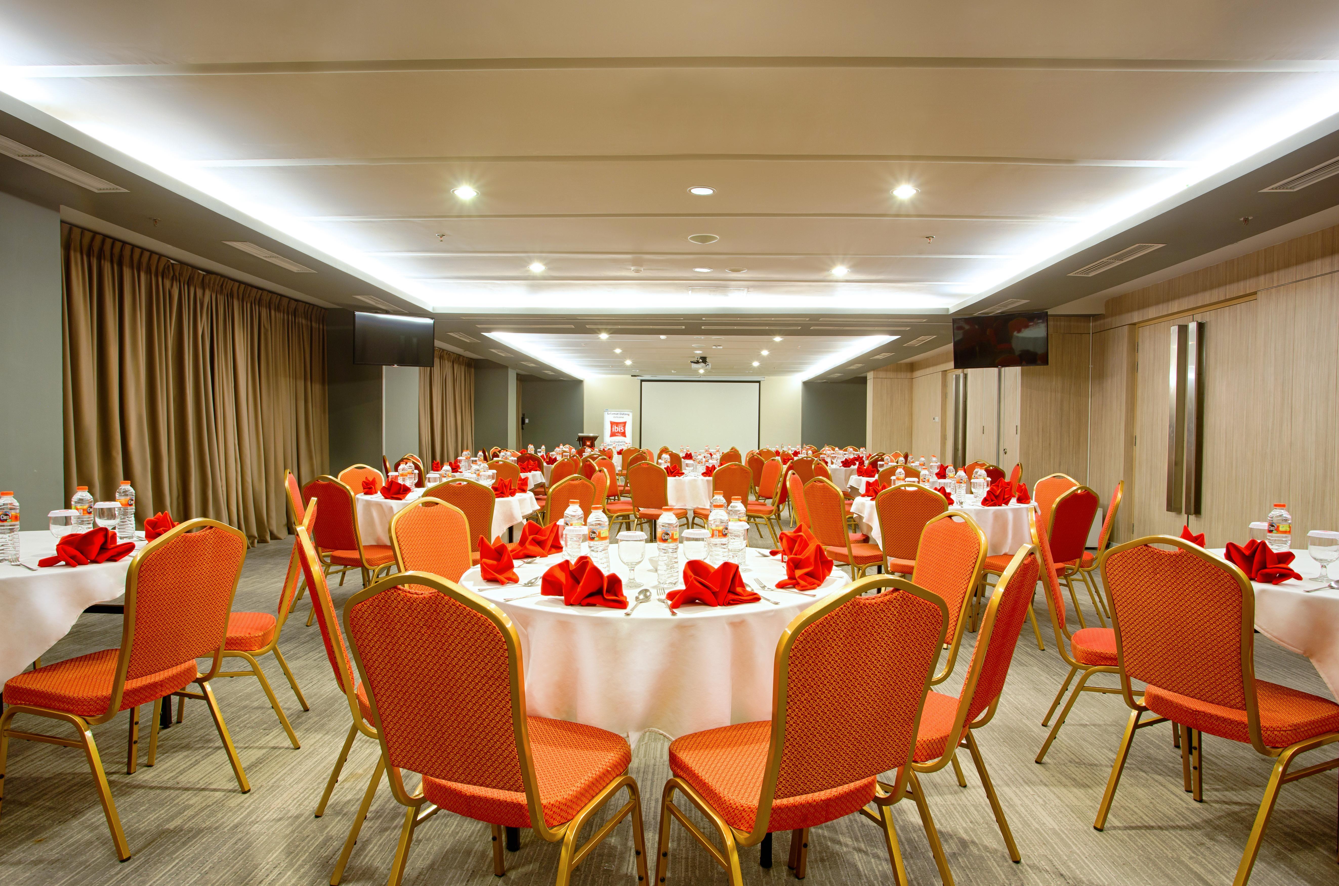 Ibis Surabaya City Center Экстерьер фото
