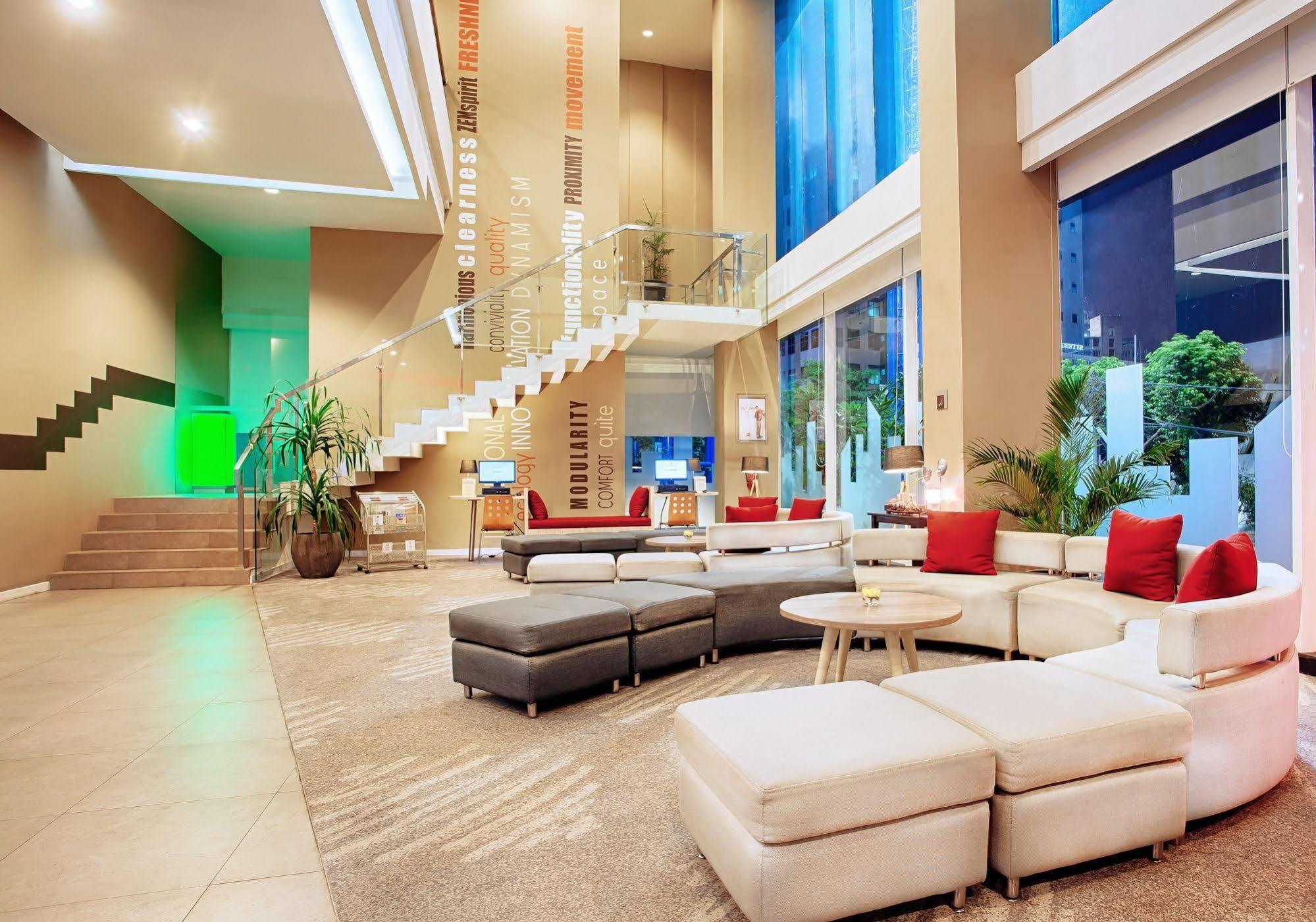 Ibis Surabaya City Center Экстерьер фото