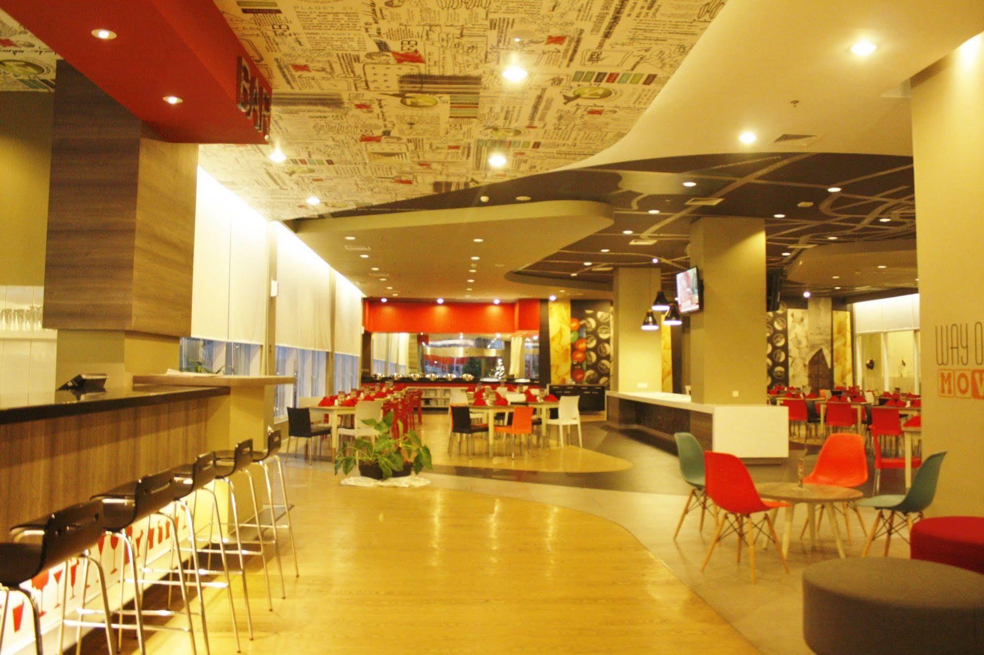 Ibis Surabaya City Center Экстерьер фото