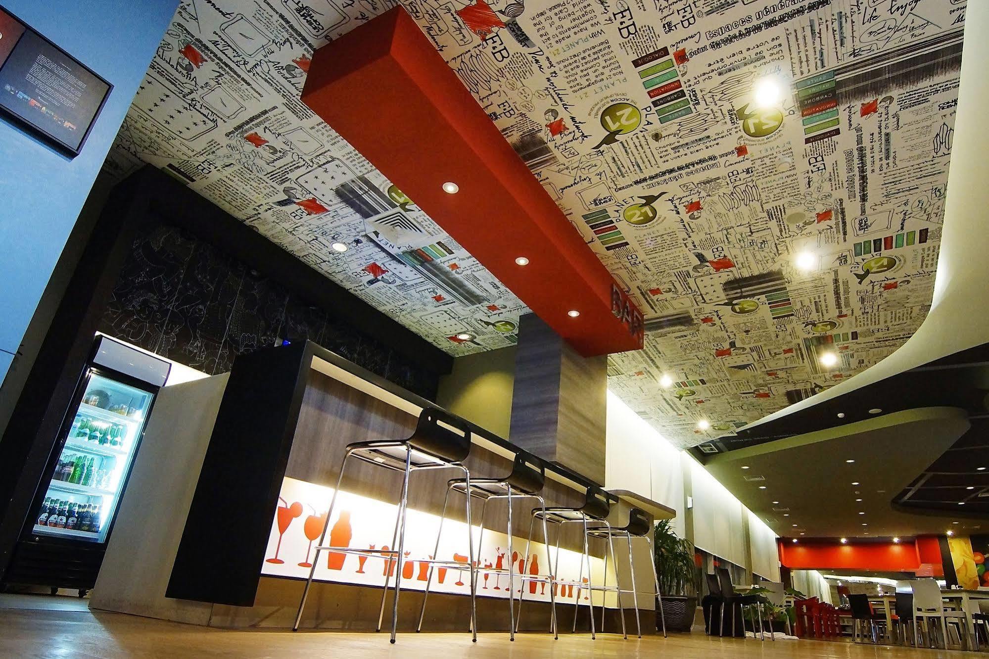 Ibis Surabaya City Center Экстерьер фото