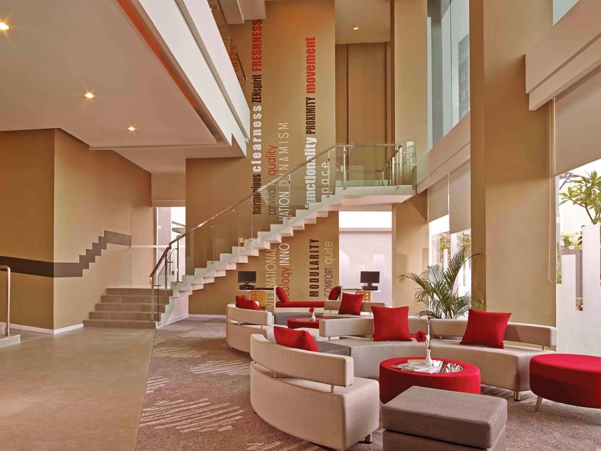 Ibis Surabaya City Center Экстерьер фото