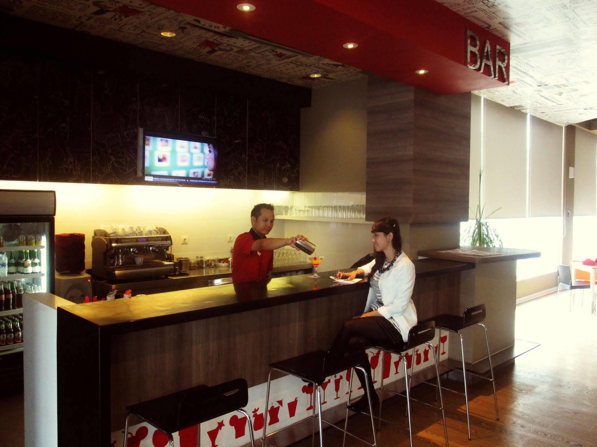 Ibis Surabaya City Center Экстерьер фото